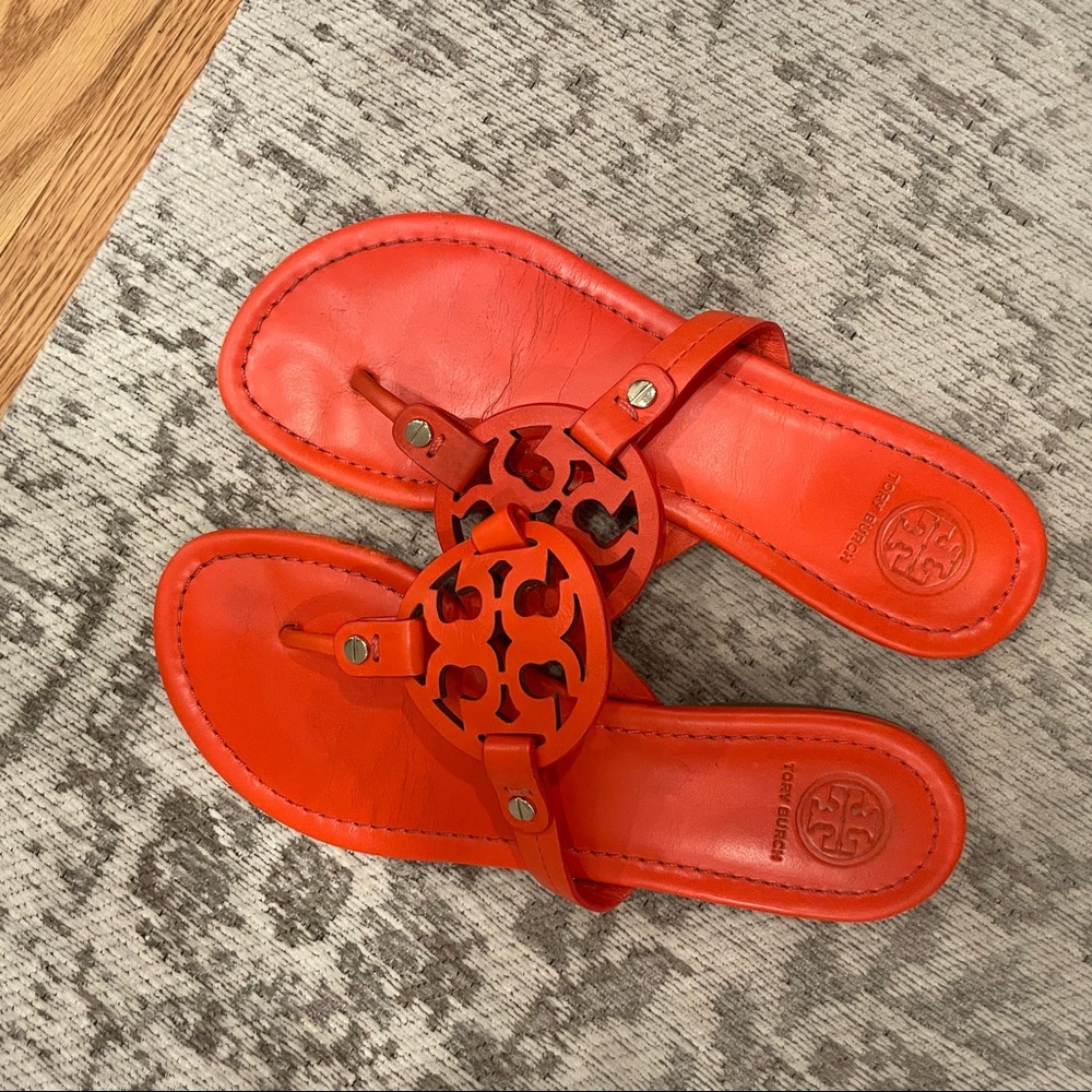 Tory Burch size 7 orange